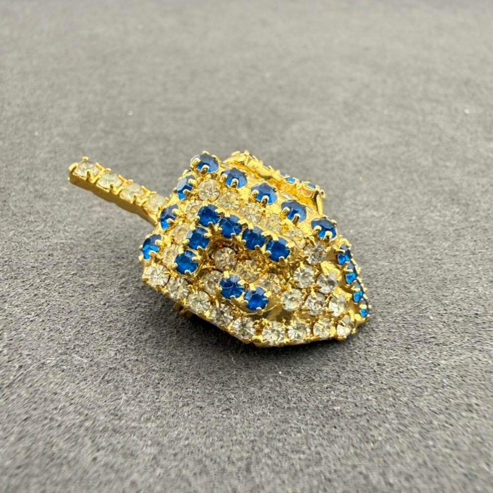 Dorothy‎ Bauer Gold Tone Brooch Rhinestone Dreidel Hanukkah Holiday Pin